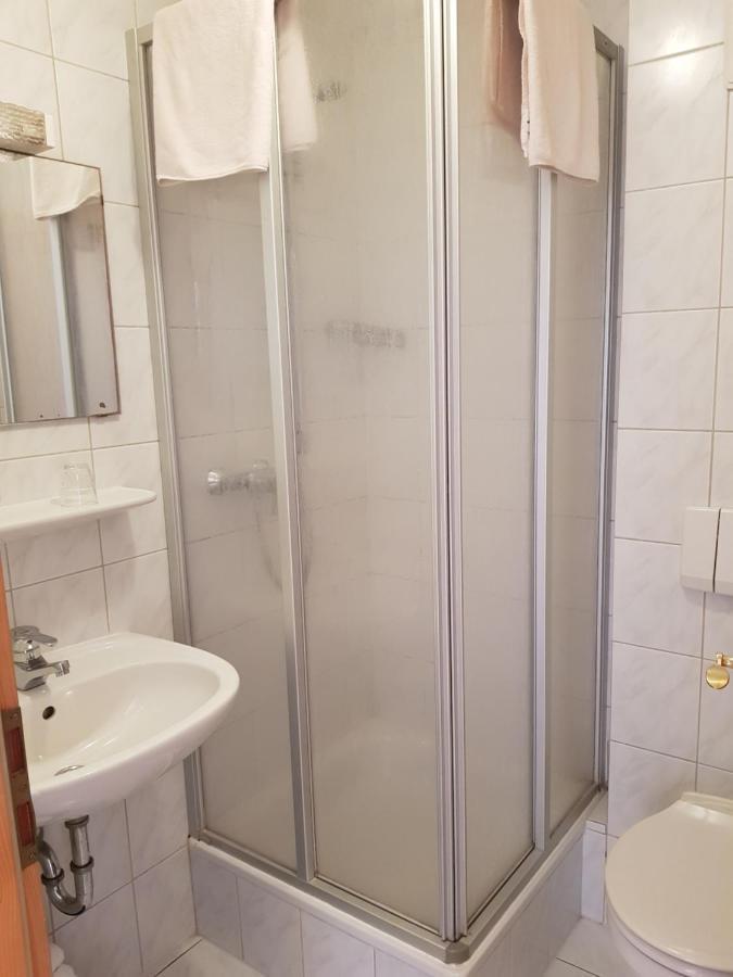 Duschlwirt Hotell Ampfing Exteriör bild